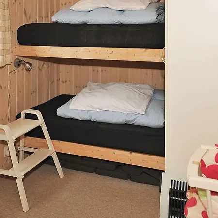 Holiday home Three-bedroom In 28 *