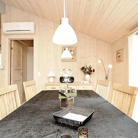 Three-bedroom In 28 *