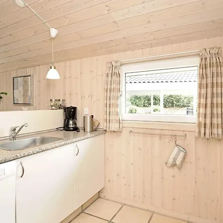 Three-bedroom In 28 Oksbøl