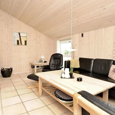 Three-bedroom In 28 * Oksbøl