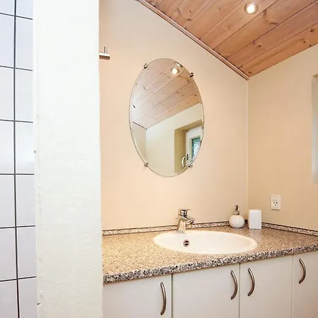 6 Person In Oksbol-by Traum *