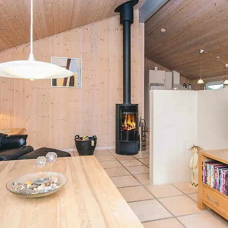 Three-bedroom In 28 Holiday home *