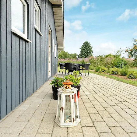 Casa de Férias Three-bedroom In 28 Oksbøl