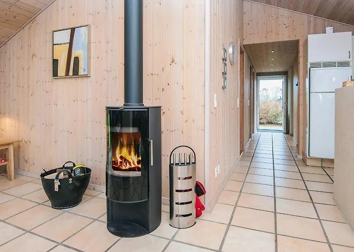 6 Person In Oksbol-by Traum *