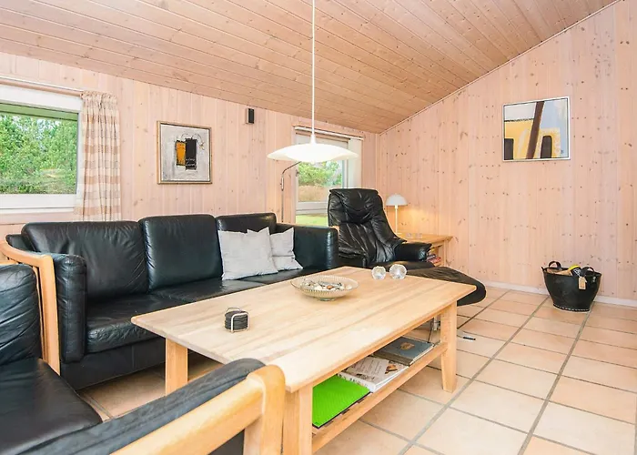 6 Person In Oksbol-by Traum