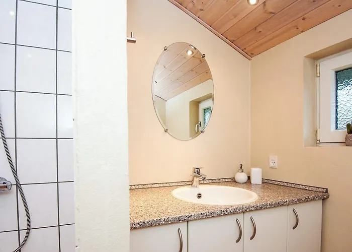 6 Person In Oksbol-by Traum *